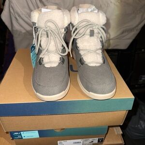 Women’s JBU Gray & Cream Winter Boots